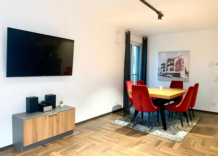 Moeblierte + Parkplatz Und Terrasse Apartment Vienna